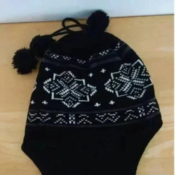 Fleece Lined Pom Pom Winter Hat - Picture 3 of 4